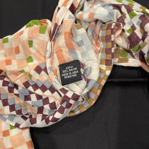 Infinity Patterned Scarf - Picture 3 of 4